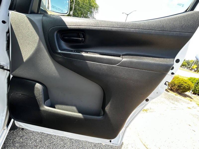 2021 Nissan NV200 SV