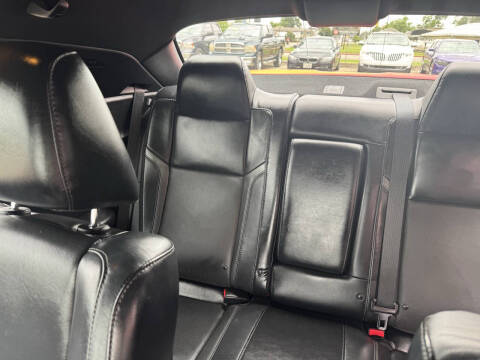 2015 Dodge Challenger SXT Plus