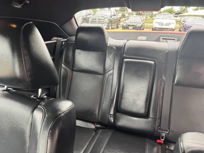 2015 Dodge Challenger SXT Plus