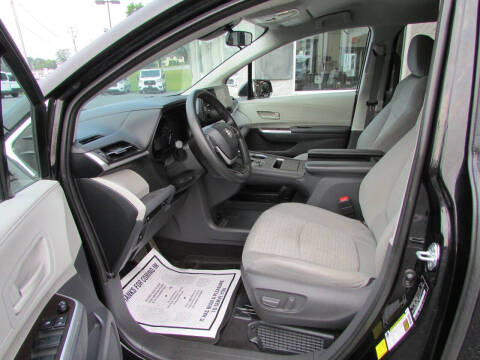 2021 Toyota Sienna LE 8-Passenger