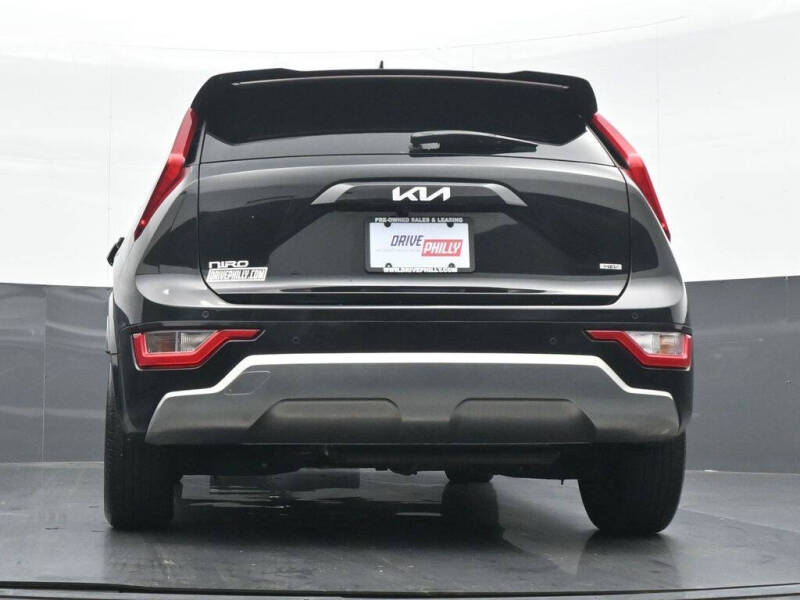 2023 Kia Niro SX