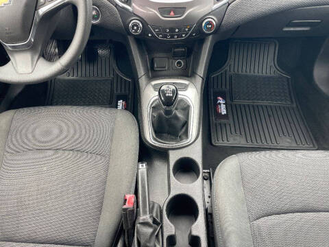 2017 Chevrolet Cruze LT Manual