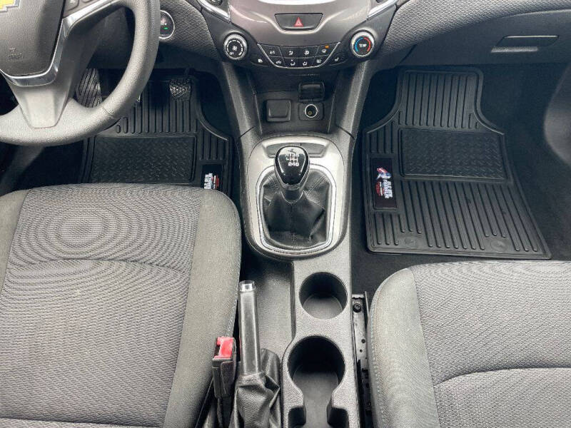 2017 Chevrolet Cruze LT Manual