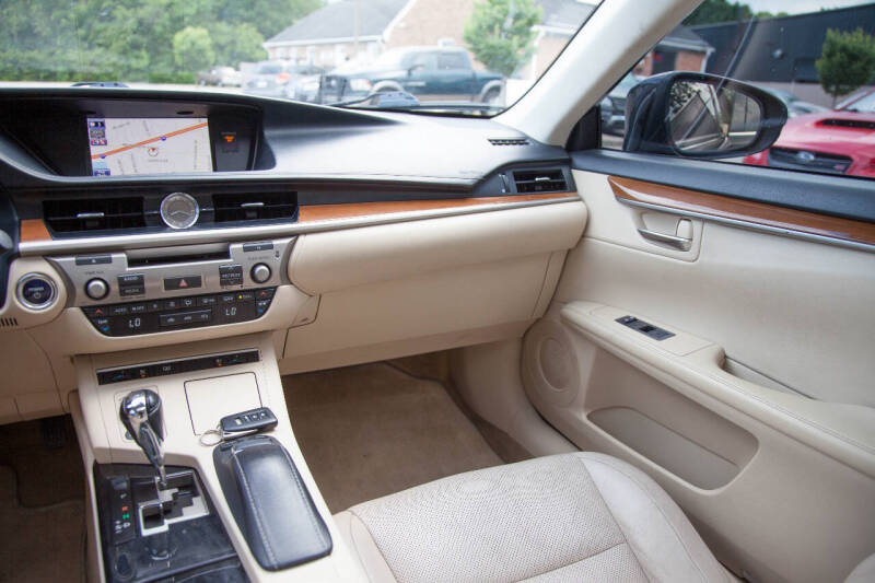 2014 Lexus ES 300h