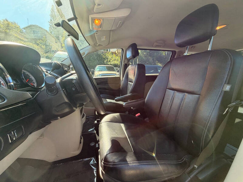 2014 Dodge Grand Caravan American Value Package