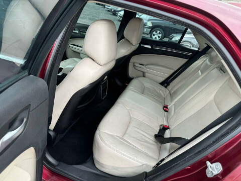 2017 Chrysler 300 Limited