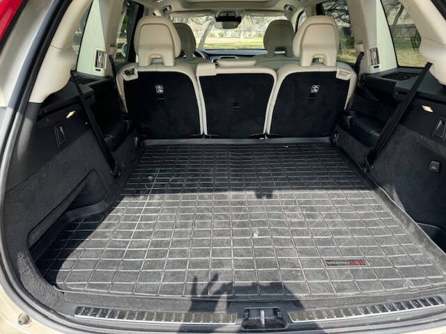 2016 Volvo XC90 T6 Momentum