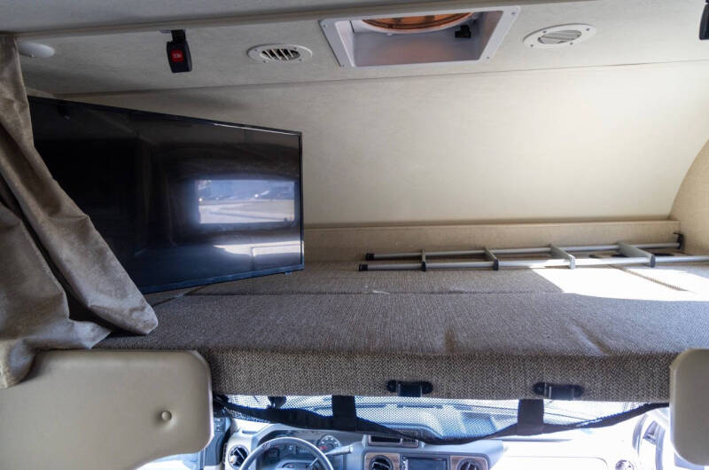 2019 Thor Motor Coach CHATEAU 31E