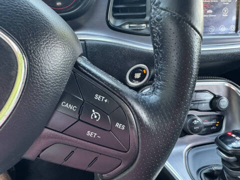 2017 Dodge Challenger SXT Plus