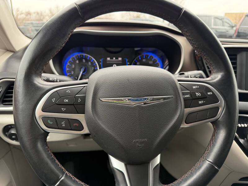 2017 Chrysler Pacifica Touring-L