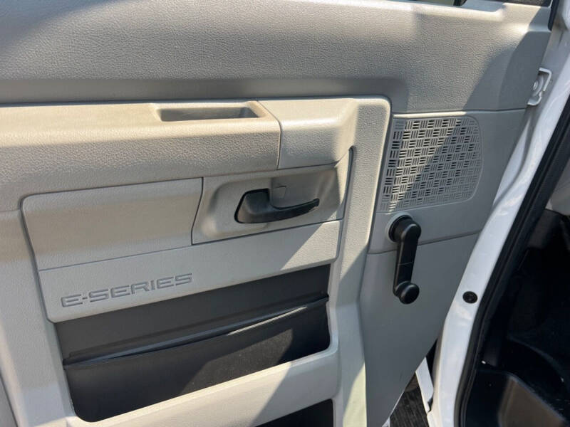 2009 Ford E-Series E-350 SD XLT