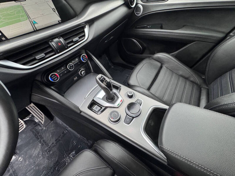 2023 Alfa Romeo Stelvio Veloce