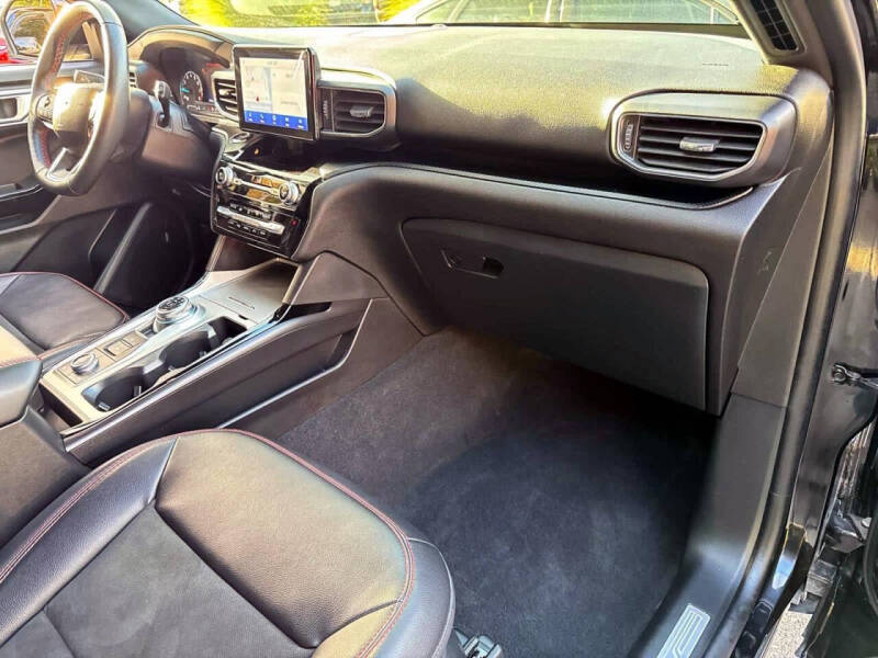 2024 Ford Explorer ST-Line