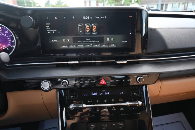 2022 Kia Carnival EX