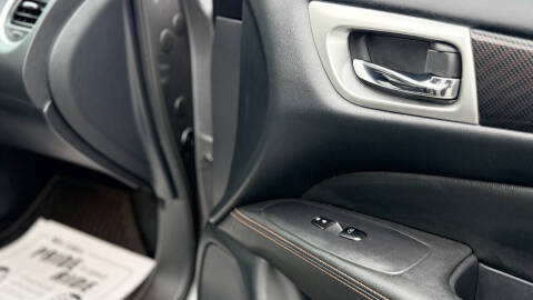 2019 Nissan Pathfinder SL