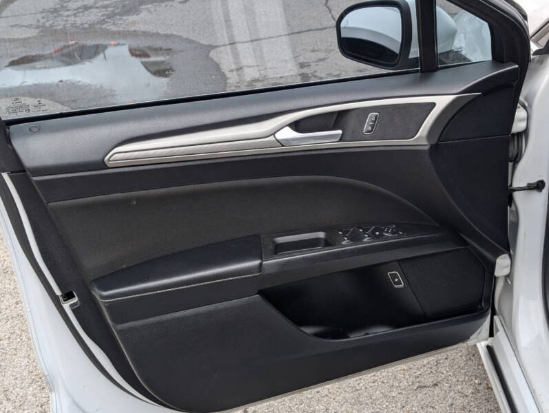 2019 Ford Fusion Hybrid SE