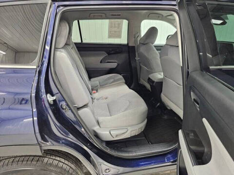 2021 Toyota Highlander LE