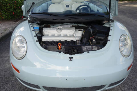2010 Volkswagen New Beetle Convertible Final Edition