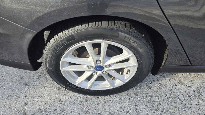 2017 Ford Focus SE