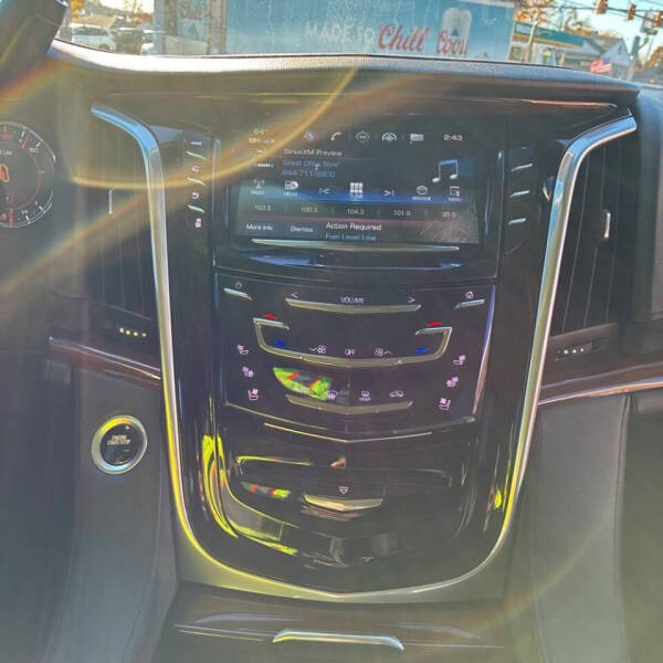 2018 Cadillac Escalade Luxury