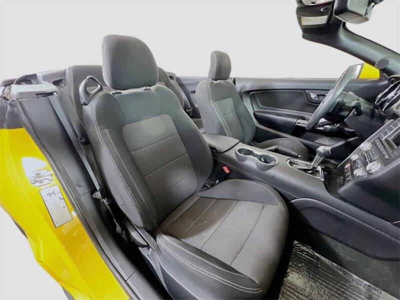 2016 Ford Mustang V6