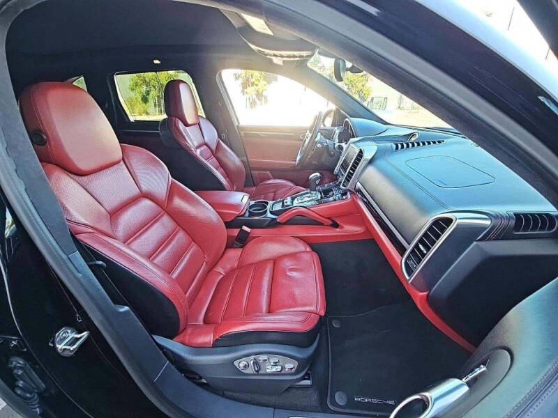 2017 Porsche Cayenne Turbo