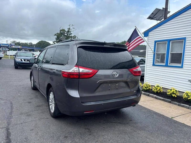 2017 Toyota Sienna