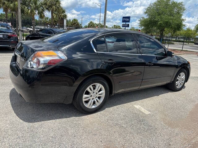 2011 Nissan Altima 17