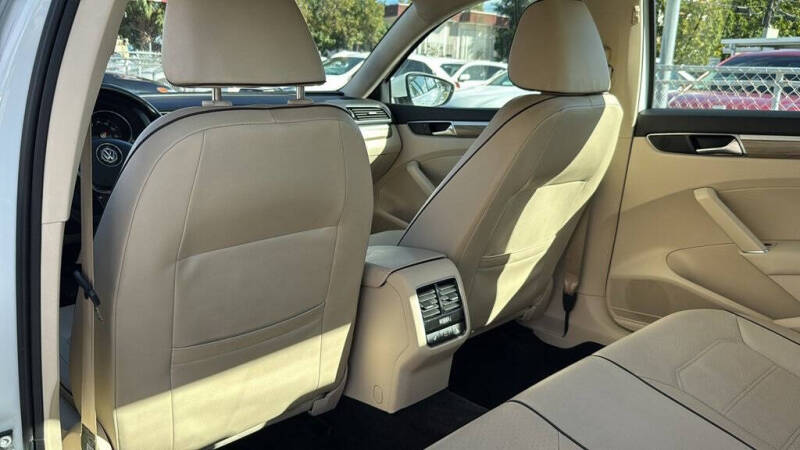 2018 Volkswagen Passat 2.0T SE