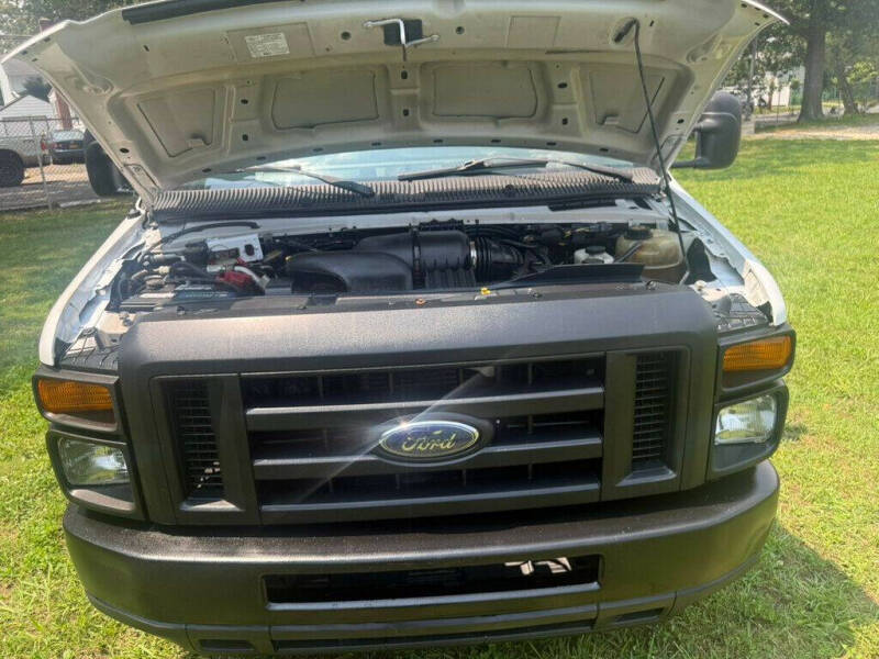 2011 Ford E-Series E-350 SD