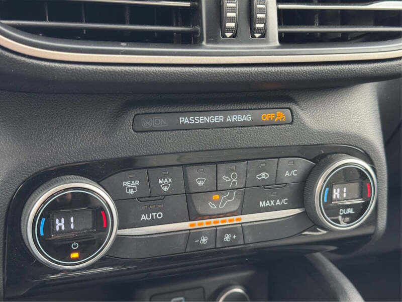 2021 Ford Escape Hybrid SE