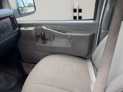 2017 Chevrolet Express LT 3500