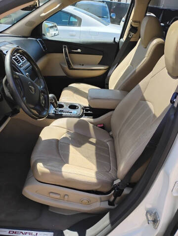 2011 GMC Acadia Denali