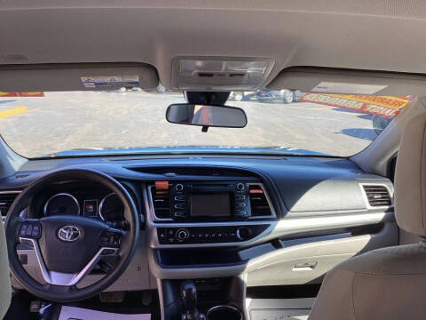 2019 Toyota Highlander LE