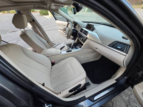 2012 BMW 3 Series 328i