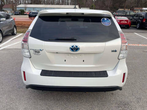 2015 Toyota Prius v Three