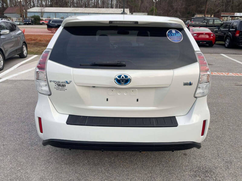 2015 Toyota Prius v Three