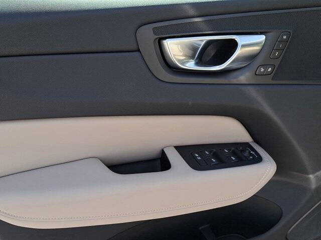 2026 Volvo XC60 B5 Core