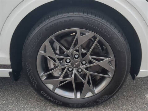 2023 Genesis GV70 2.5T Standard