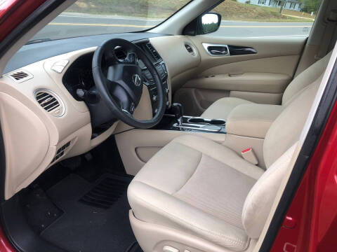 2017 Nissan Pathfinder SV