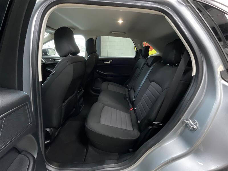 2022 Ford Edge SE
