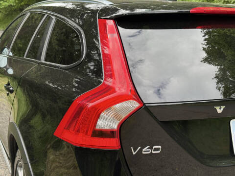 2015 Volvo V60 Cross Country T5