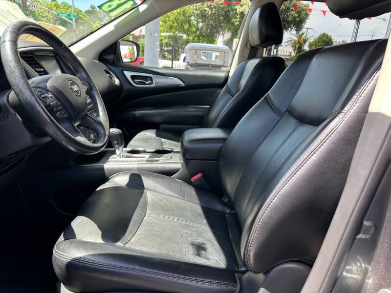 2019 Nissan Pathfinder S