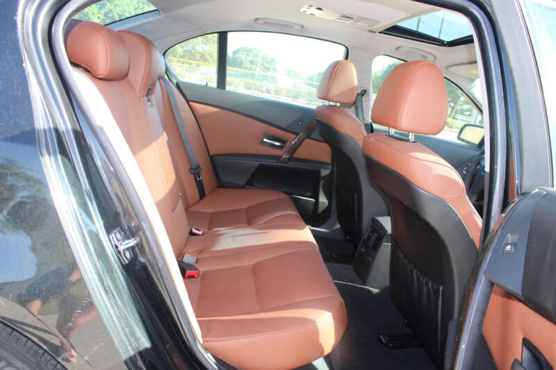 2004 BMW 5 Series 530i