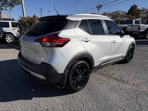 2020 Nissan Kicks SR
