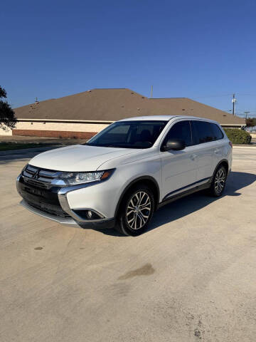 2017 Mitsubishi Outlander ES