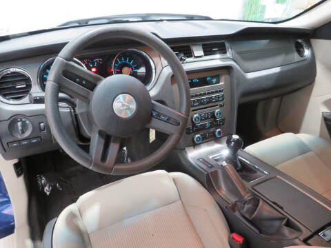 2011 Ford Mustang V6