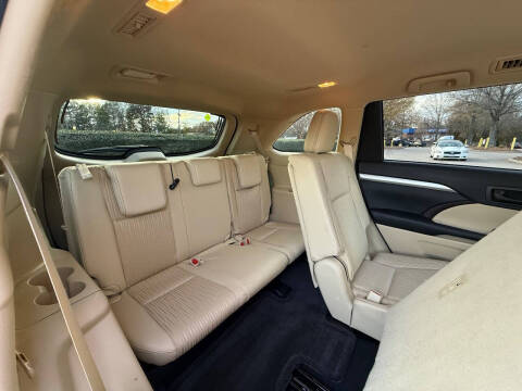 2015 Toyota Highlander LE