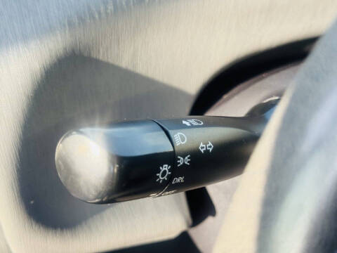 2014 Toyota Prius v Two