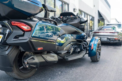 2022 Can-Am Spyder RT SE6